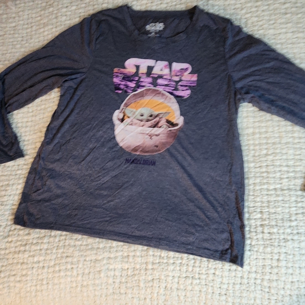 Long sleeve grey Star Wars Shirt.
